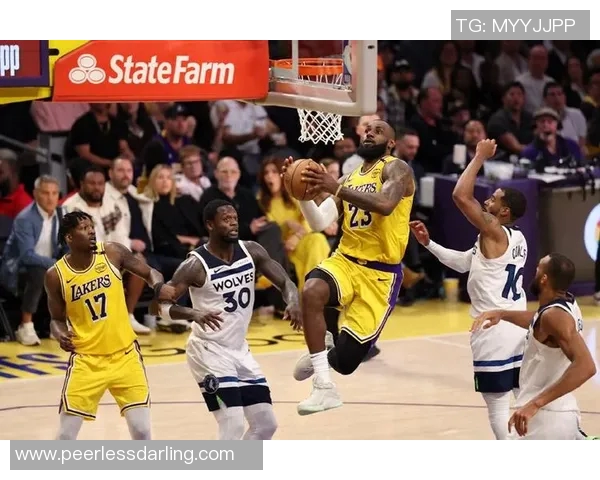 兰德尔0失误14助攻历史前锋第三，仅次于詹姆斯和伊戈达拉