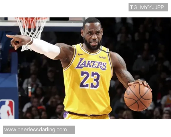 比尔·西蒙斯热议湖人东契奇挑衅犯规:连詹姆斯都忍不住感叹“太夸张了”